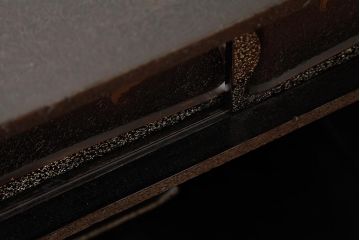 中古　工芸家具　漆・変わり塗り　螺鈿(らでん)　魅惑的な雰囲気を放つ茶棚(飾り棚、戸棚)(R-038318)