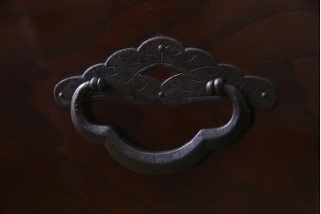 アンティーク家具　和製アンティーク　桜丸金具　前面栗材　和の風情溢れる米沢箪笥(ローボード、引き出し)(R-038319)
