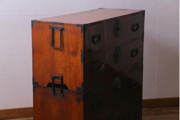 アンティーク家具　和製アンティーク　溜塗り　美品!漆塗りの光沢が美しい重ね箪笥(時代箪笥、衣装箪笥、引き出し)(R-038321)