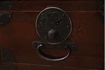 アンティーク家具　和製アンティーク　溜塗り　美品!漆塗りの光沢が美しい重ね箪笥(時代箪笥、衣装箪笥、引き出し)(R-038321)