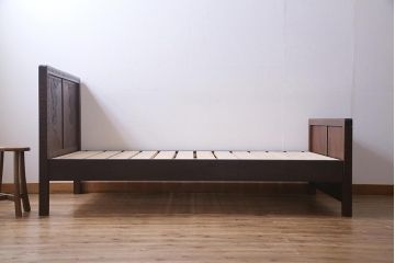 ビンテージ　伝統工芸　軽井沢彫り　桜の木が彫られた木製ベッドフレーム(R-038324)