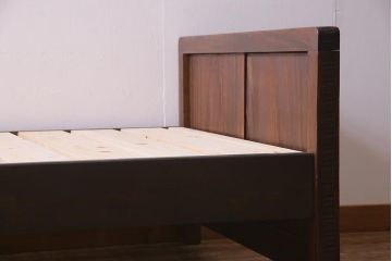 ビンテージ　伝統工芸　軽井沢彫り　桜の木が彫られた木製ベッドフレーム(R-038324)