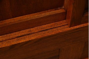 新古品　民芸家具　ニレ無垢材　上品な和の雰囲気を醸し出す重ね水屋箪笥(収納棚、戸棚)(R-038328)