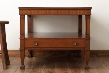 中古　DREXEL HERITAGE(ドレクセルヘリテイジ)　Triune(トライユン)　クラシカルな佇まいが魅力のランプテーブル(サイドテーブル)(R-038333)