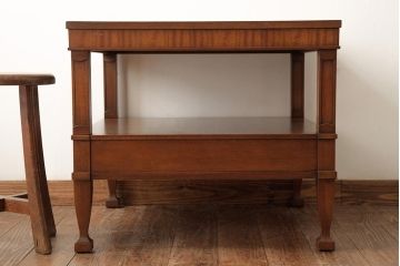 中古　DREXEL HERITAGE(ドレクセルヘリテイジ)　Triune(トライユン)　クラシカルな佇まいが魅力のランプテーブル(サイドテーブル)(R-038333)