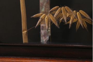 アンティーク家具　時代物　漆塗り　紫檀材　螺鈿と蒔絵の装飾が上品な茶棚(飾り棚、収納棚)(R-038335)