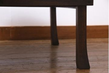 アンティーク家具　昭和初期　栓材　一枚板　渋みのある色味が魅力の丸ちゃぶ台(折りたたみテーブル、座卓、ローテーブル)(R-038341)