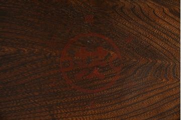 アンティーク家具　昭和初期　栓材　一枚板　渋みのある色味が魅力の丸ちゃぶ台(折りたたみテーブル、座卓、ローテーブル)(R-038341)