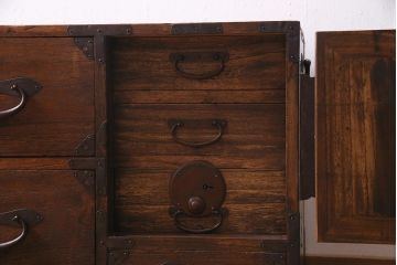 アンティーク家具　前面桐材　味わい深い木肌が魅力的な最上箪笥(ローボード、ローチェスト、衣装箪笥、桐箪笥、桐たんす)(R-038344)