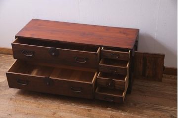 アンティーク家具　前面桐材　味わい深い木肌が魅力的な最上箪笥(ローボード、ローチェスト、衣装箪笥、桐箪笥、桐たんす)(R-038344)