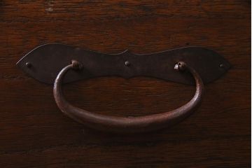 アンティーク家具　前面桐材　味わい深い木肌が魅力的な最上箪笥(ローボード、ローチェスト、衣装箪笥、桐箪笥、桐たんす)(R-038344)