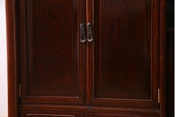 アンティーク家具　総ケヤキ材　上手物　個性的な意匠が目を惹く漆塗りの茶棚(飾り棚、戸棚)(R-038347)