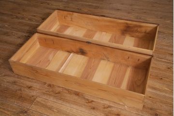 アンティーク家具　前面ケヤキ材漆塗り　台付きリメイク　和モダンな仙台箪笥ローチェスト(ローボード、引き出し、時代箪笥)(R-038348)