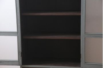 ラフジュ工房オリジナル　古建具リメイク　気泡ガラス・ダイヤガラス　くすみのあるペイントがお洒落な脚付きブックケース(本箱、収納棚、キャビネット)(R-038349)
