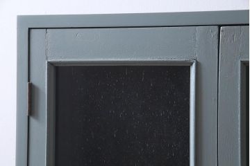 ラフジュ工房オリジナル　古建具リメイク　気泡ガラス・ダイヤガラス　くすみのあるペイントがお洒落な脚付きブックケース(本箱、収納棚、キャビネット)(R-038349)