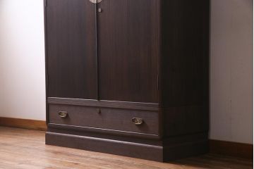 中古　伝統工芸品　田澤謙介作　隠し付き　梅の意匠金具がアクセントになった加茂総桐箪笥(総桐たんす、洋服タンス、衣装タンス)(定価約120万円)(R-038353)