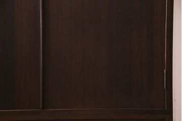 中古　伝統工芸品　田澤謙介作　隠し付き　梅の意匠金具がアクセントになった加茂総桐箪笥(総桐たんす、洋服タンス、衣装タンス)(定価約120万円)(R-038353)