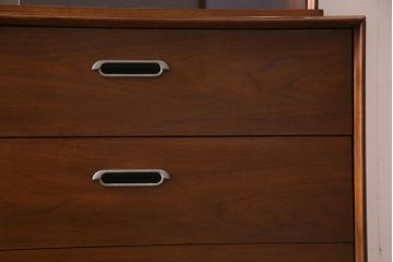 ヴィンテージ家具　SINGER FURNITURE(DREXEL HERITAGE)　モダンなキャビネット(食器棚、収納棚、ビンテージ)(R-038354)