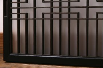 ラフジュ工房オリジナル　古建具リメイク　すりガラス入り　洗練された和の雰囲気を放つ重ね戸棚(書院戸、組子、キャビネット、収納棚)(R-038355)