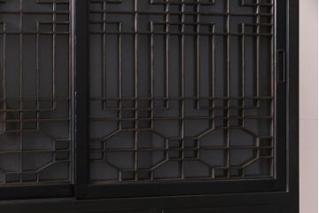 ラフジュ工房オリジナル　古建具リメイク　すりガラス入り　洗練された和の雰囲気を放つ重ね戸棚(書院戸、組子、キャビネット、収納棚)(R-038355)