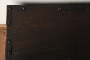 アンティーク家具　古民具・骨董　江戸明治期　総桐材　重厚感漂う船箪笥(舟箪笥、掛硯型、懸硯型、小引き出し、桐箪笥、桐たんす)(R-038357)