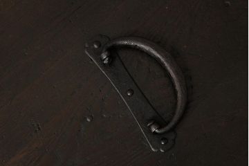 アンティーク家具　古民具・骨董　江戸明治期　総桐材　重厚感漂う船箪笥(舟箪笥、掛硯型、懸硯型、小引き出し、桐箪笥、桐たんす)(R-038357)