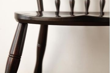 ビンテージ家具　松本民芸家具　希少品　86型スピンドルチェア　滑らかな質感と落ち着いた色合いが魅力のウィンザーチェア(椅子、ダイニングチェア、板座チェア、ウインザーチェア)(R-038361)