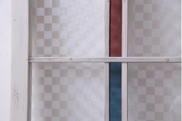 アンティーク建具　当店オリジナルガラス　色ガラスが可愛らしいペイントドア(扉、開き戸)(R-038369)