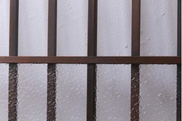 レトロ建具　すりガラス入り　和モダンな雰囲気漂うガラス戸2枚セット(引き戸、建具)(R-038372)
