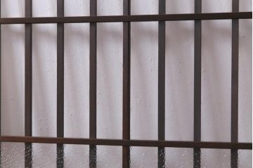 レトロ建具　すりガラス入り　和モダンな雰囲気漂うガラス戸2枚セット(引き戸、建具)(R-038372)