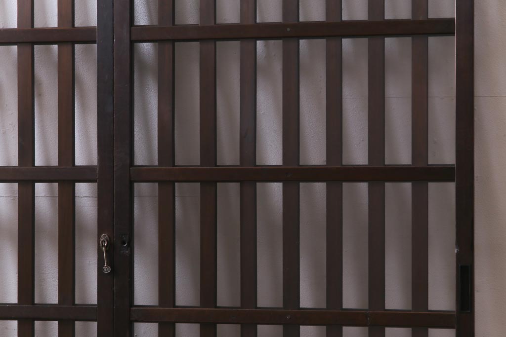 アンティーク建具　和製アンティーク　昭和初期　和モダンスタイルにおすすめのガラス格子戸2枚セット(引き戸、建具)(R-038373)