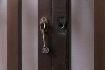 アンティーク建具　和製アンティーク　昭和初期　和モダンスタイルにおすすめのガラス格子戸2枚セット(引き戸、建具)(R-038373)