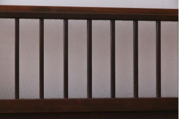 アンティーク建具　和製アンティーク　昭和初期　すりガラス　模様ガラスが目を引く格子ガラス戸2枚セット(引き戸、ガラス帯戸)(R-038374)