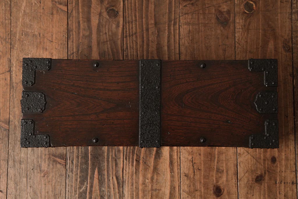 アンティーク家具　古民具・骨董　江戸明治期　ケヤキ材　古い質感が魅力の千両箱(船箪笥、銭函、木箱)(R-038375)