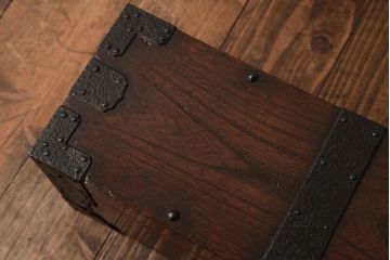 アンティーク家具　古民具・骨董　江戸明治期　ケヤキ材　古い質感が魅力の千両箱(船箪笥、銭函、木箱)(R-038375)