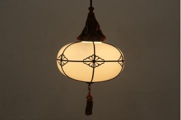 アンティーク照明　タッセル(飾り房)付き　雪洞型　菊菱模様が和の雰囲気を引き立てる天井照明(吊り下げ照明、電笠)(R-038378)