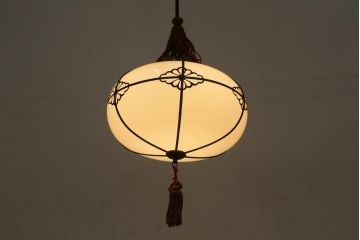 アンティーク照明　タッセル(飾り房)付き　雪洞型　菊菱模様が和の雰囲気を引き立てる天井照明(吊り下げ照明、電笠)(R-038378)