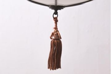 アンティーク照明　タッセル(飾り房)付き　雪洞型　菊菱模様が和の雰囲気を引き立てる天井照明(吊り下げ照明、電笠)(R-038378)