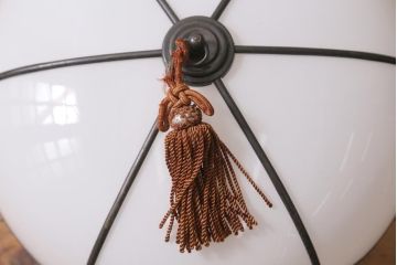 アンティーク照明　タッセル(飾り房)付き　雪洞型　菊菱模様が和の雰囲気を引き立てる天井照明(吊り下げ照明、電笠)(R-038378)