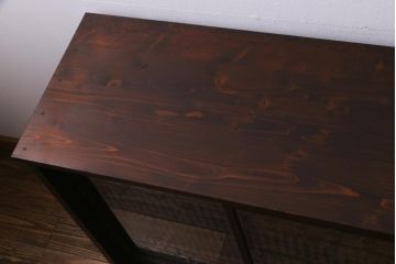 ラフジュ工房オリジナル　古建具リメイク　すりガラス入り　組子模様が風情漂う脚付き戸棚(書院戸、キャビネット、テレビ台、テレビボード)(R-038383)