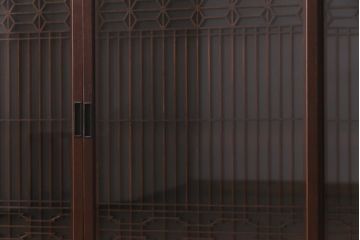 ラフジュ工房オリジナル　古建具リメイク　すりガラス入り　組子模様が風情漂う脚付き戸棚(書院戸、キャビネット、テレビ台、テレビボード)(R-038383)