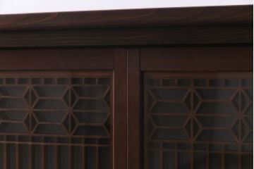 ラフジュ工房オリジナル　古建具リメイク　すりガラス入り　組子模様が風情漂う脚付き戸棚(書院戸、キャビネット、テレビ台、テレビボード)(R-038383)