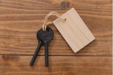 中古　岩谷堂箪笥　脚付きリメイク　天板栗材　堂々とした和の風格漂うチェスト(引き出し、和タンス)(R-038384)
