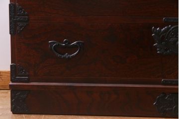 中古　岩谷堂箪笥　天板リメイク・栗無垢材　重厚かつ上品な佇まいが魅力的な衣装箪笥(引き出し、チェスト)(R-038385)