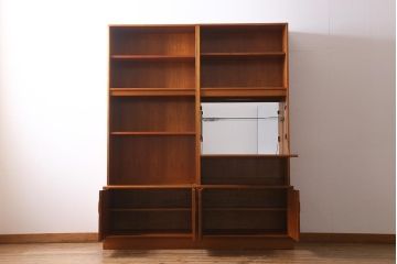 ヴィンテージ家具　イギリスビンテージ　G-PLAN(ジープラン)　Fresco(フレスコ)シリーズ　北欧スタイル家具らしいシンプルなウォールユニット(サイドボード)(R-038388)
