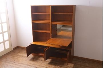 ヴィンテージ家具　イギリスビンテージ　G-PLAN(ジープラン)　Fresco(フレスコ)シリーズ　北欧スタイル家具らしいシンプルなウォールユニット(サイドボード)(R-038388)