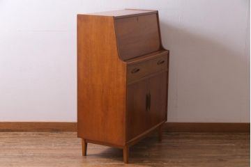 ヴィンテージ家具　北欧ビンテージ　チーク材　木の温もりとデザイン性を兼ね備えたライティングビューロー(簿記机、在宅ワーク、在宅用デスク)(R-038390)