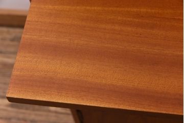 ヴィンテージ家具　北欧ビンテージ　チーク材　木の温もりとデザイン性を兼ね備えたライティングビューロー(簿記机、在宅ワーク、在宅用デスク)(R-038390)