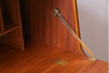 ヴィンテージ家具　北欧ビンテージ　チーク材　木の温もりとデザイン性を兼ね備えたライティングビューロー(簿記机、在宅ワーク、在宅用デスク)(R-038390)