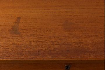 ヴィンテージ家具　北欧ビンテージ　チーク材　木の温もりとデザイン性を兼ね備えたライティングビューロー(簿記机、在宅ワーク、在宅用デスク)(R-038390)